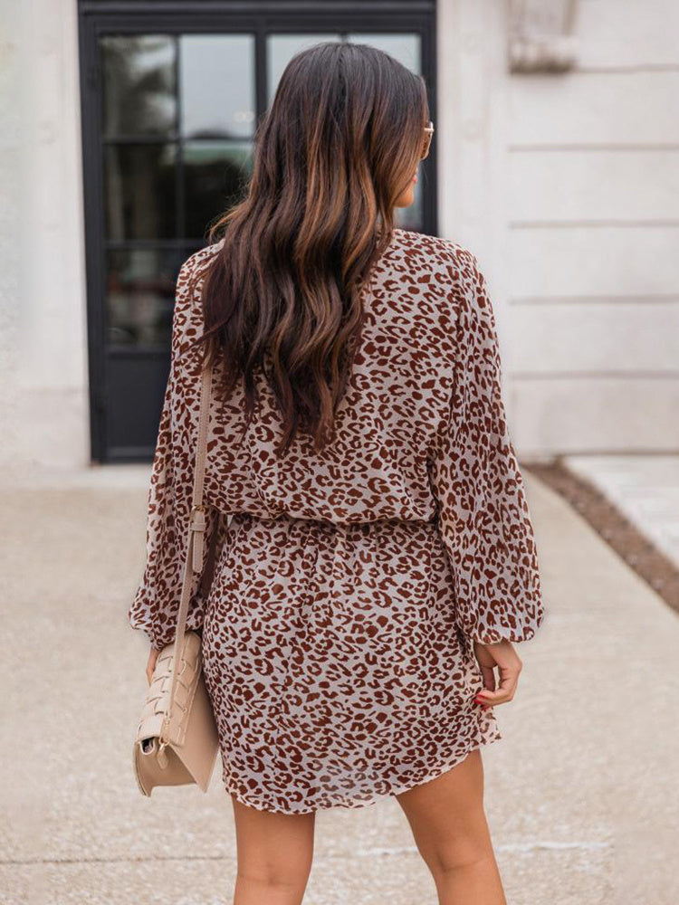 Women's Scoop Neck Long Sleeve Leopard Printed Midi Dress