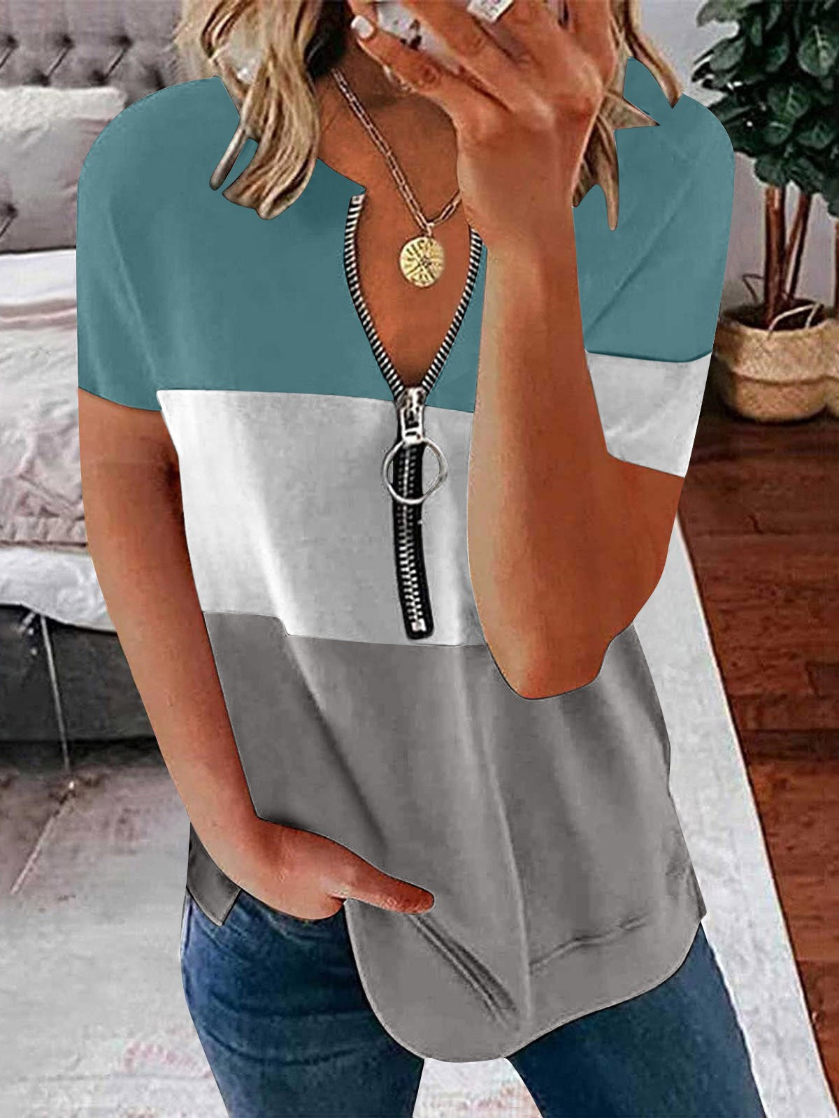 Women's Short Sleeve V-neck Colorblock Printed Top